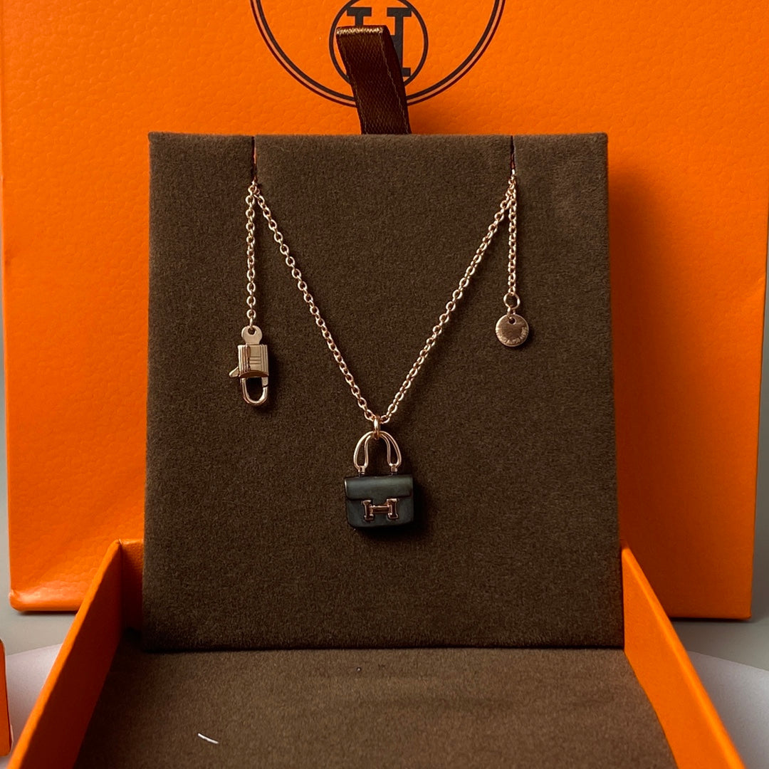 [Elara jewelsry ]CONSTANCE BLACK PEDANT PINK GOLD NECKLACE