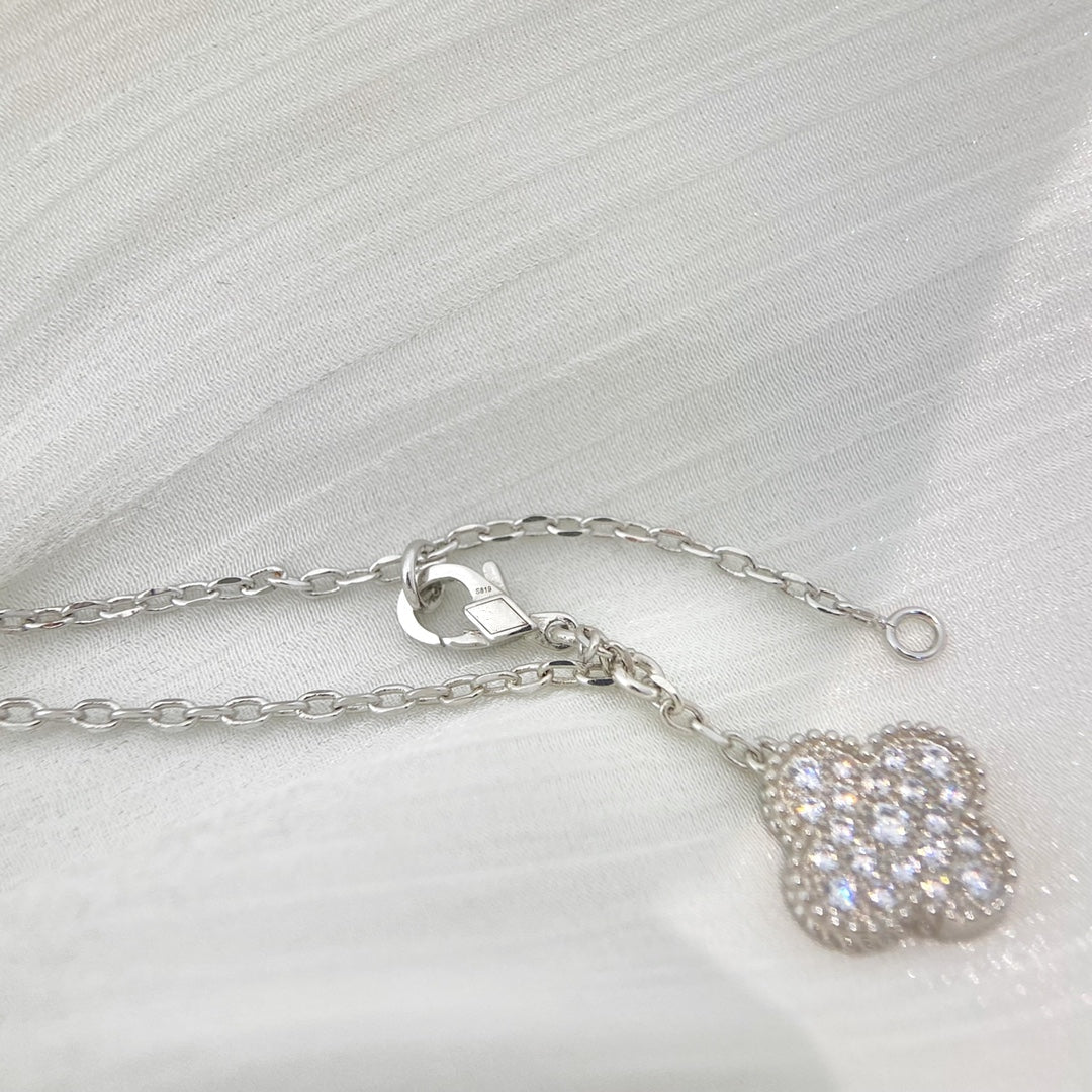 [Elara jewelsry ]CLOVER 5 MOTIFS SILVER DIAMONDS NECKLACE