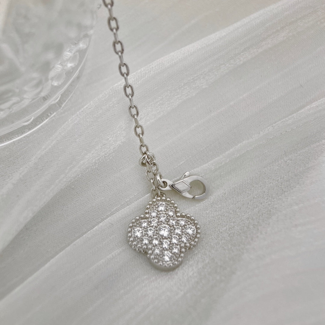 [Elara jewelsry ]CLOVER 5 MOTIFS SILVER DIAMONDS NECKLACE