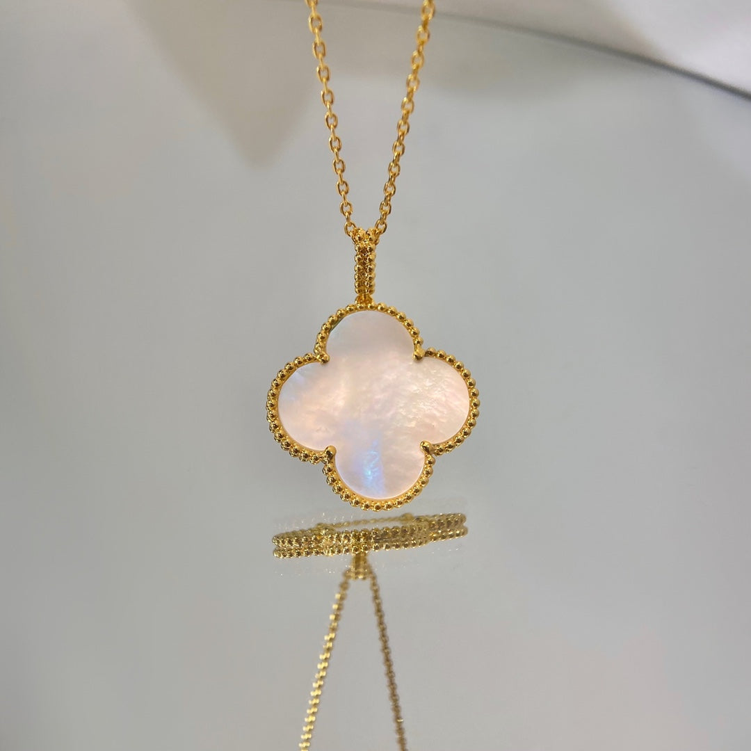 [Elara jewelsry ]CLOVER 25MM MOP LARGE PENDANT NECKLACE