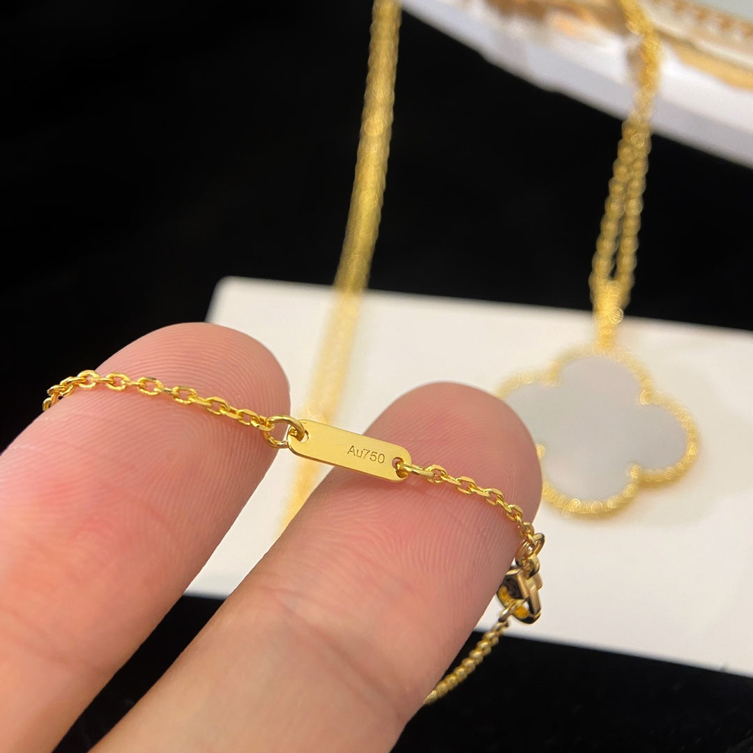 [Elara jewelsry ]CLOVER 25MM MOP LARGE PENDANT NECKLACE