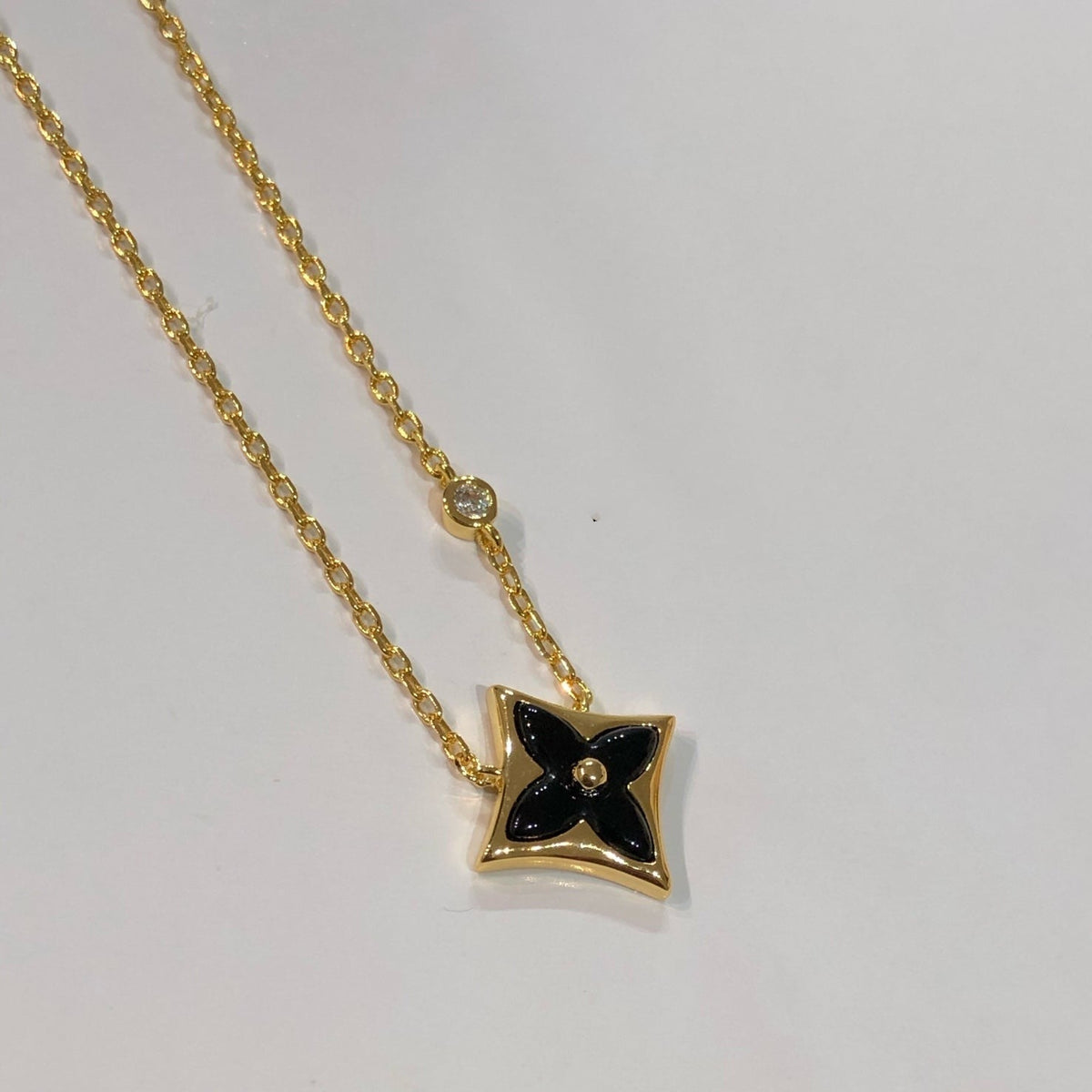 [Elara jewelsry ]STAR BLACK MOP NECKLACE