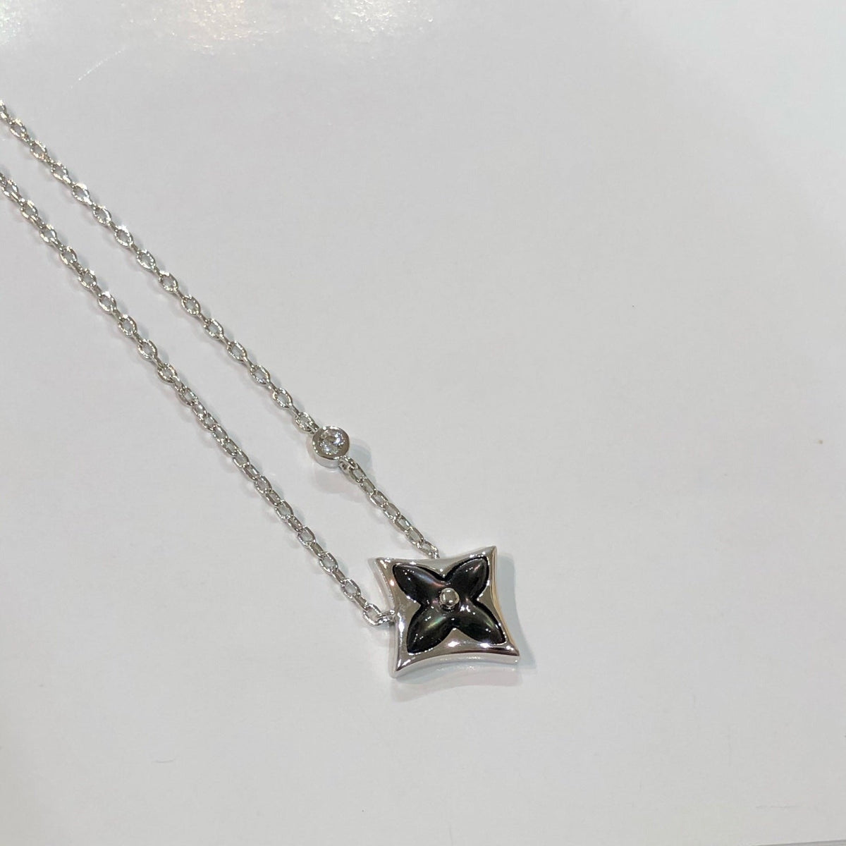 [Elara jewelsry ]STAR BLACK MOP NECKLACE