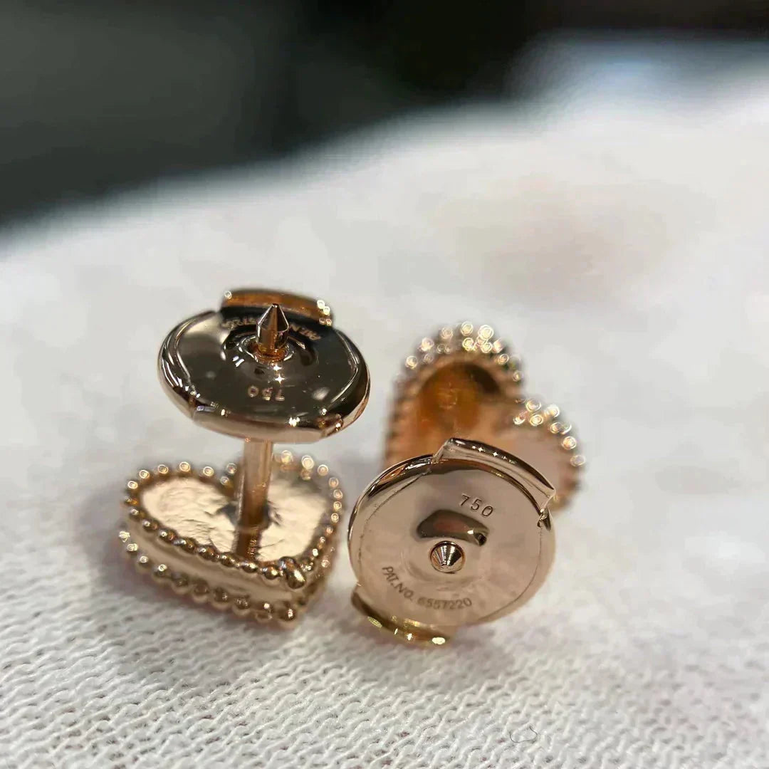 [Elara jewelsry ]HEART CARNELIAN STUD EARRINGS