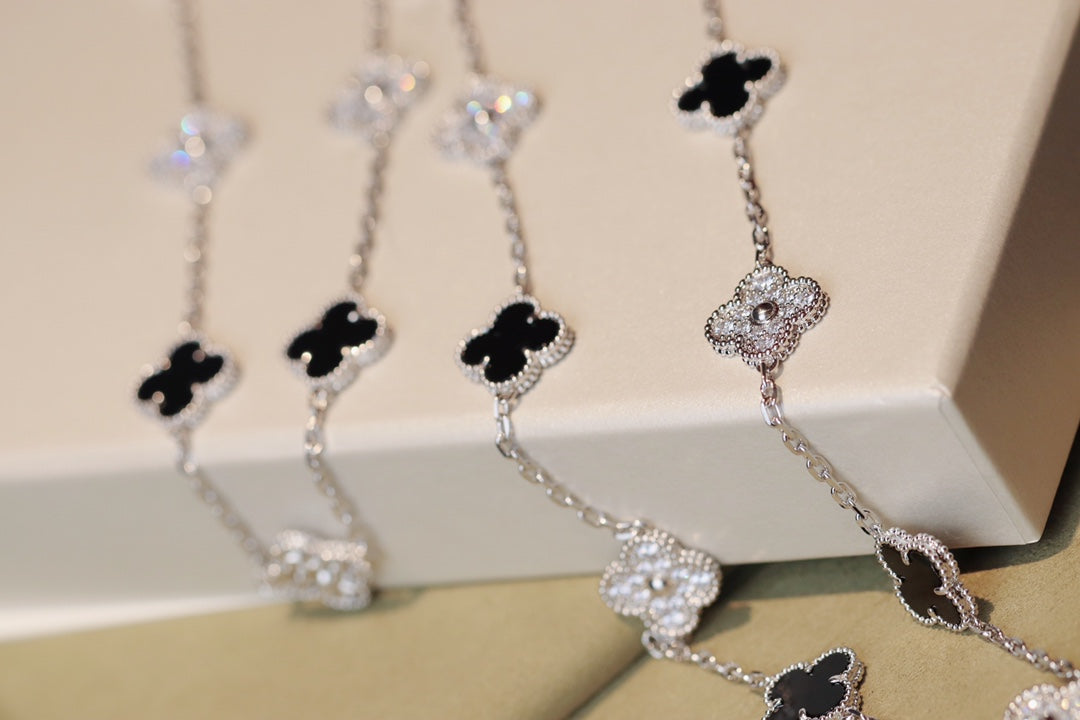 [Elara jewelsry ]CLOVER 20 MOTIFS ONYX DIAMOND SILVER
