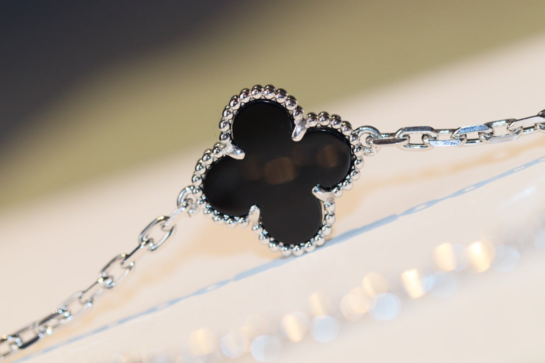 [Elara jewelsry ]CLOVER 20 MOTIFS ONYX DIAMOND SILVER