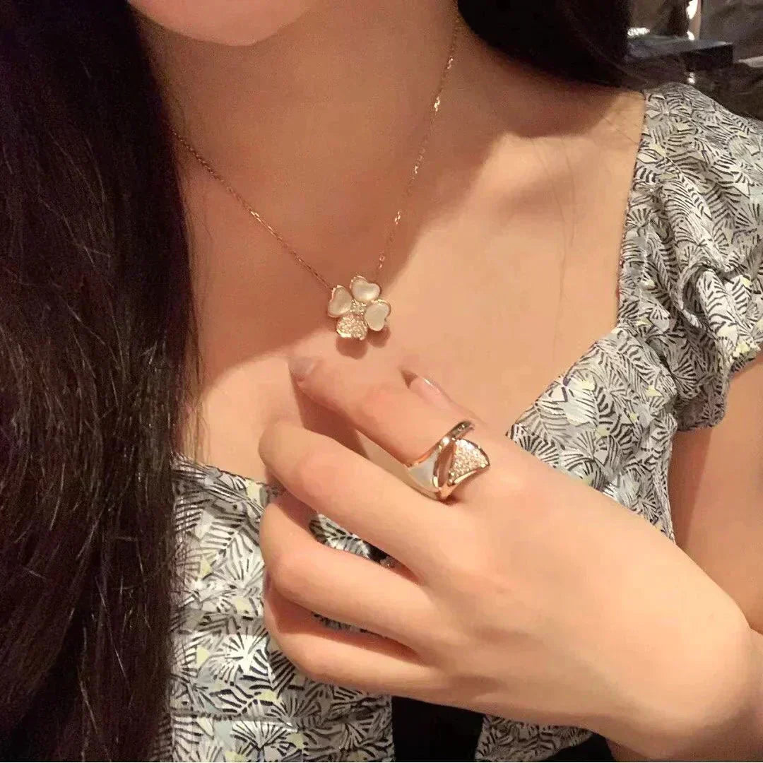 [Elara jewelsry ]CLOVER MOP DIAMOND ROSE GOLD NECKLACE