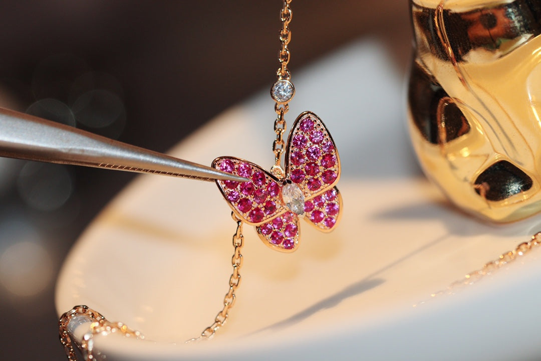 [Elara jewelsry ]BUTTERFLY RED DIAMOND ROSE GOLD NECKLACE