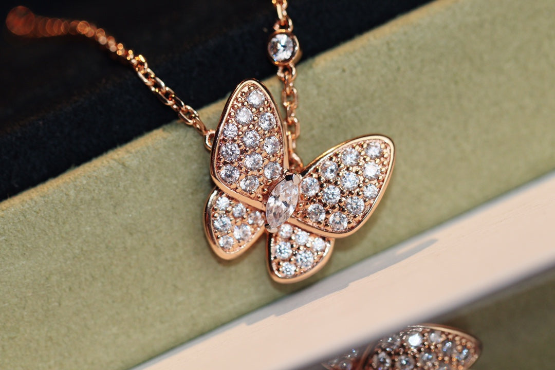 [Elara jewelsry ]BUTTERFLY DIAMOND NECKLACE