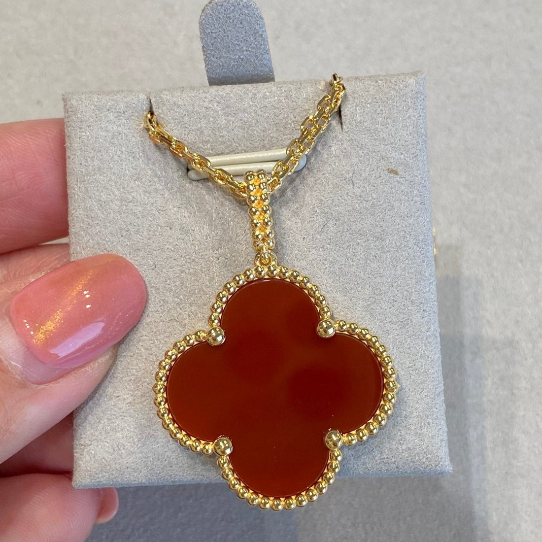 [Elara jewelsry ]CLOVER 25MM NECKLACE GOLD CARNELIAN