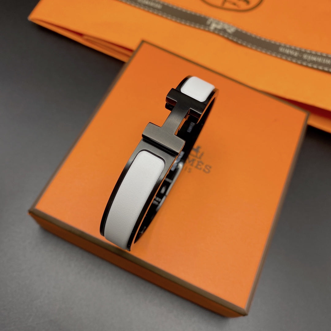 [Elara jewelsry ]H BRACELET 12MM BLACK WHITE CERAMIC