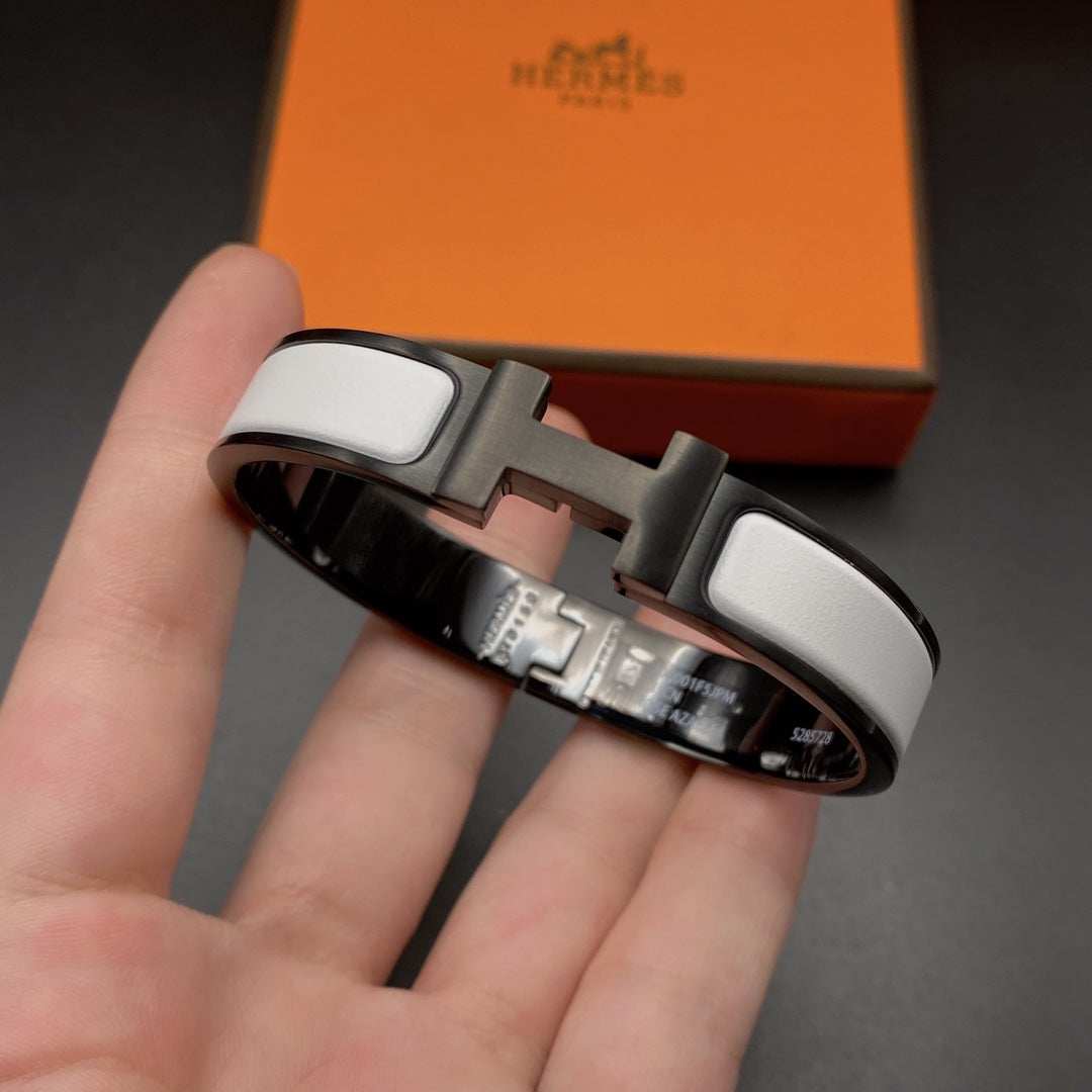 [Elara jewelsry ]H BRACELET 12MM BLACK WHITE CERAMIC