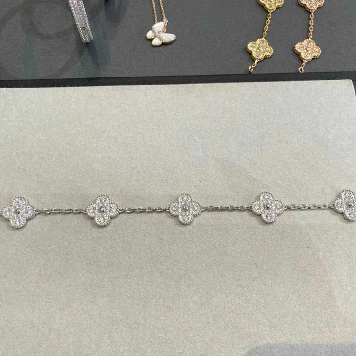 [Elara jewelsry ] CLOVER 5 MOTIF FULL DIAMOND BRACELET COLLECTION