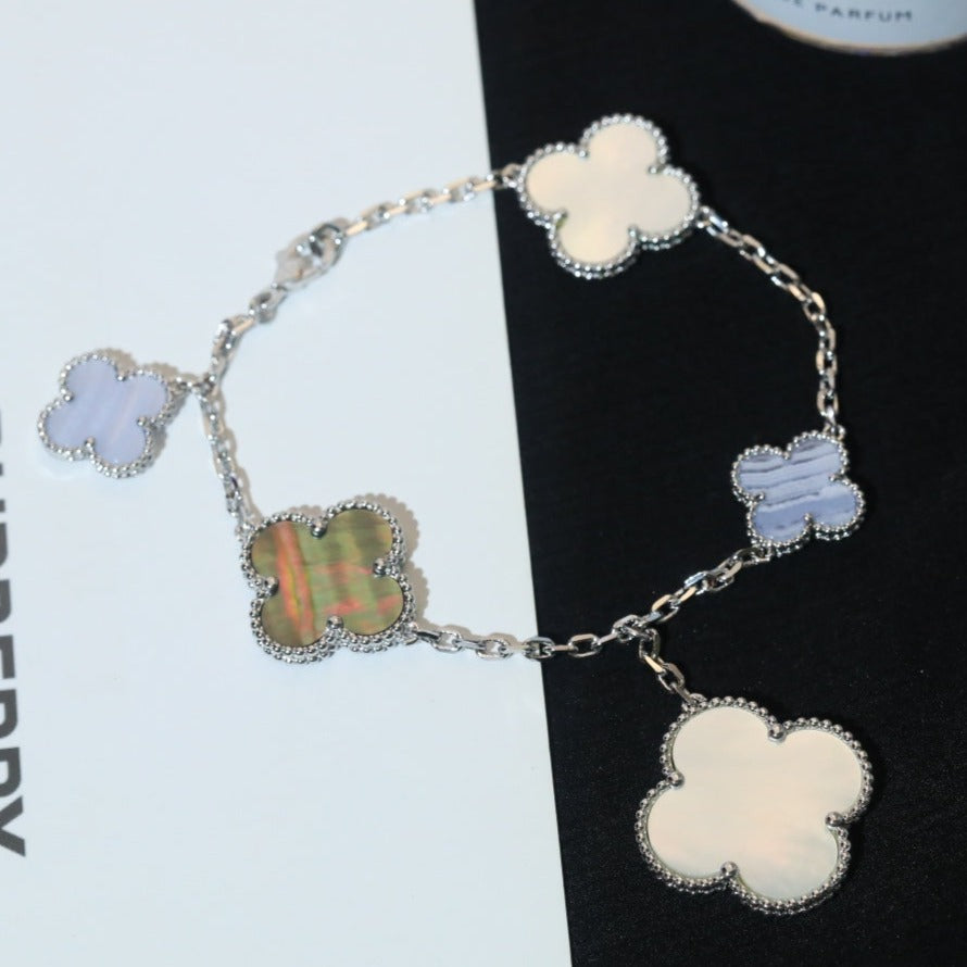 [Elara jewelsry ]CLOVER BRACELET 5 MOTIFS MOP CHALCEDONY SILVER