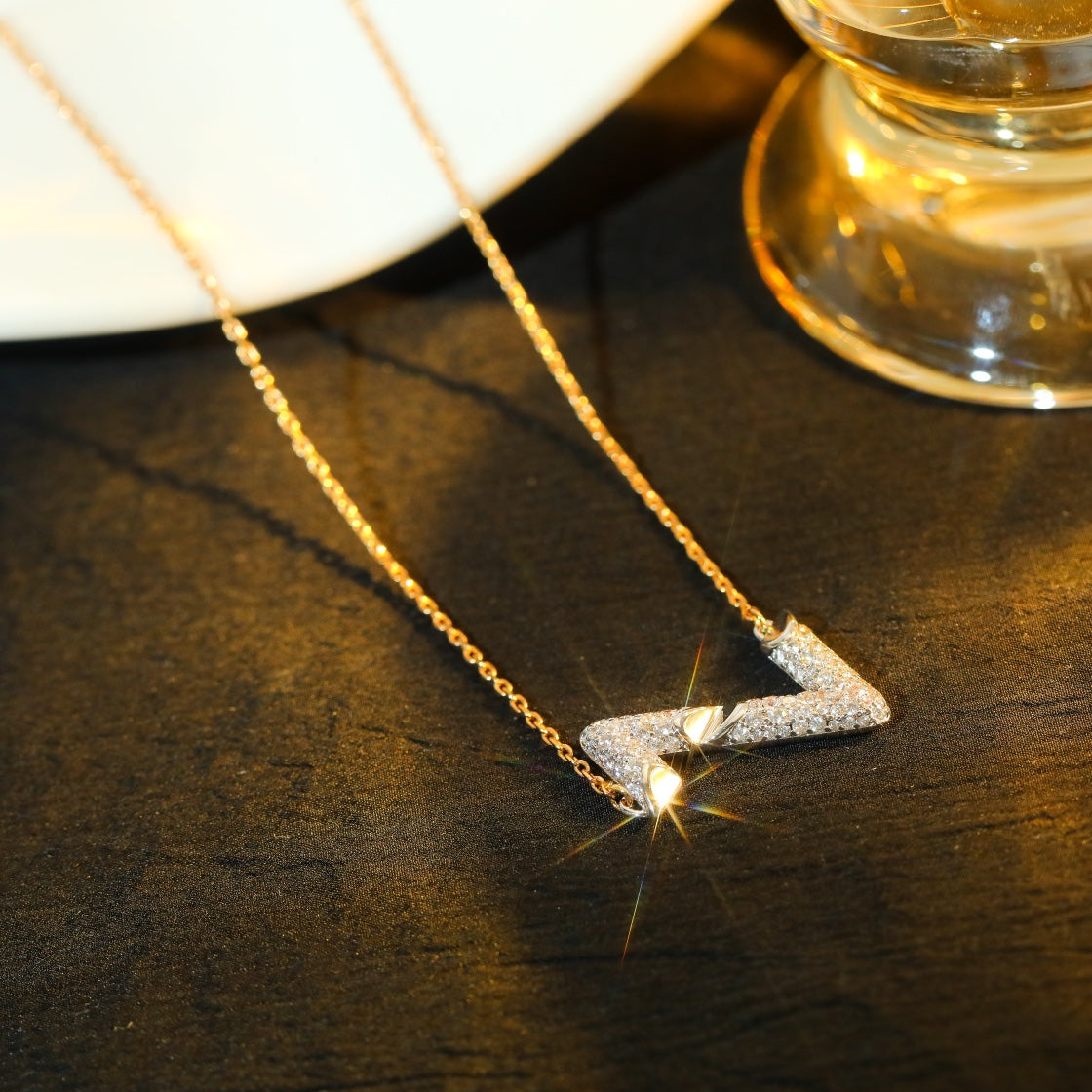 [Elara jewelsry ]VOLT SILVER DIAMOND PEDANT NECKLACE