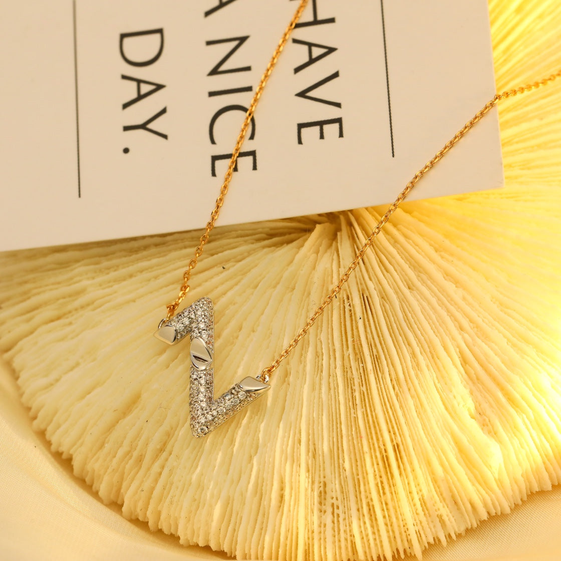[Elara jewelsry ]VOLT SILVER DIAMOND PEDANT NECKLACE
