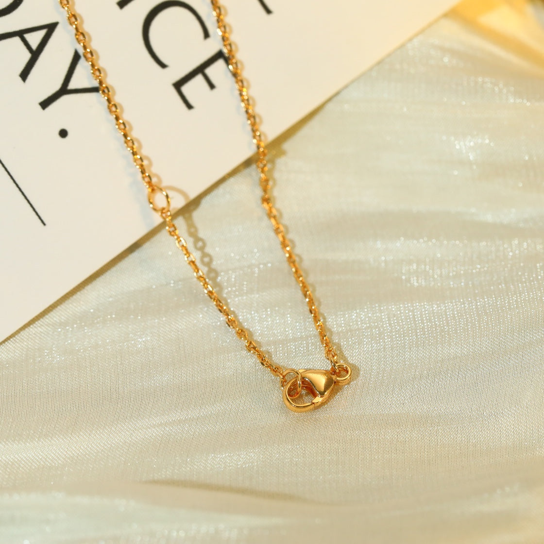 [Elara jewelsry ]VOLT SILVER DIAMOND PEDANT NECKLACE