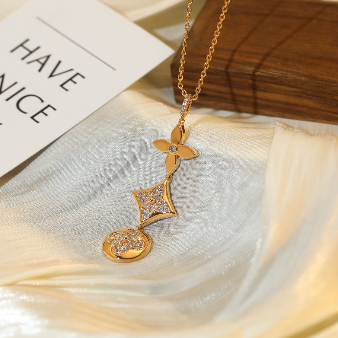 [Elara jewelsry ]STAR AND SUN DIAMOND PINK GOLD NECKLACE