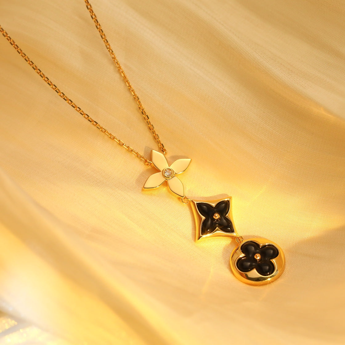 [Elara jewelsry ]STAR AND SUN ONYX PINK GOLD NECKLACE