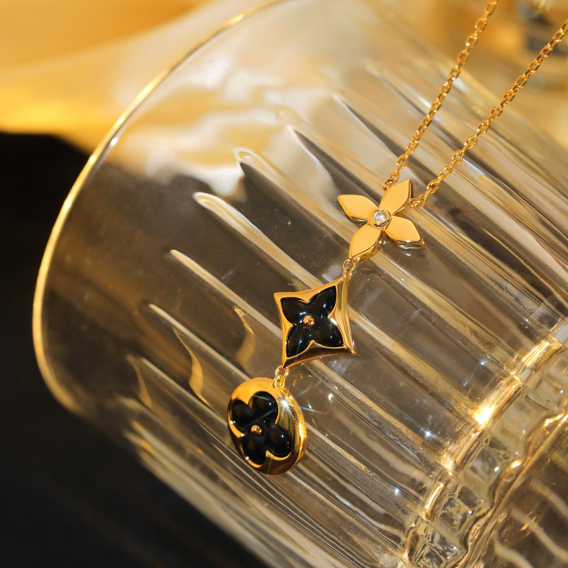 [Elara jewelsry ]STAR AND SUN ONYX PINK GOLD NECKLACE