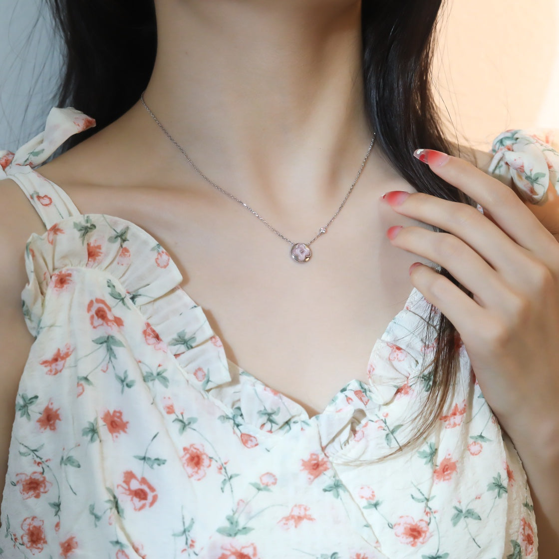[Elara jewelsry ]SUN PEDANT PINK GOLD 1 DIAMOND NECKLACE