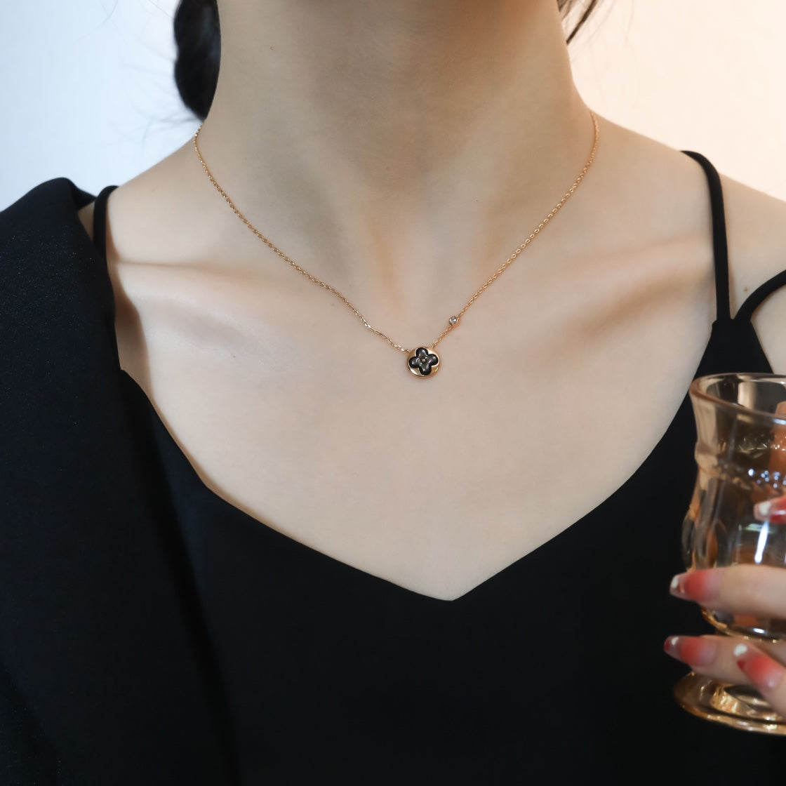 [Elara jewelsry ]SUN PEDANT PINK GOLD 1 DIAMOND NECKLACE