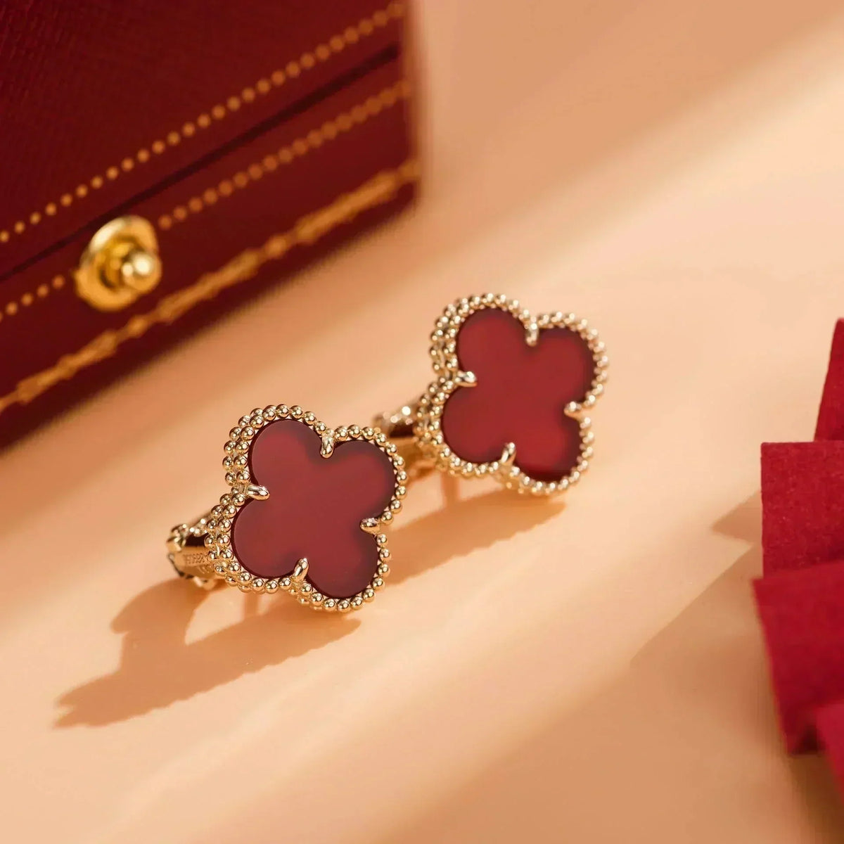 [Elara jewelsry ]CLOVER MEDIUM 1 MOTIFS CARNELIAN  EARRINGS