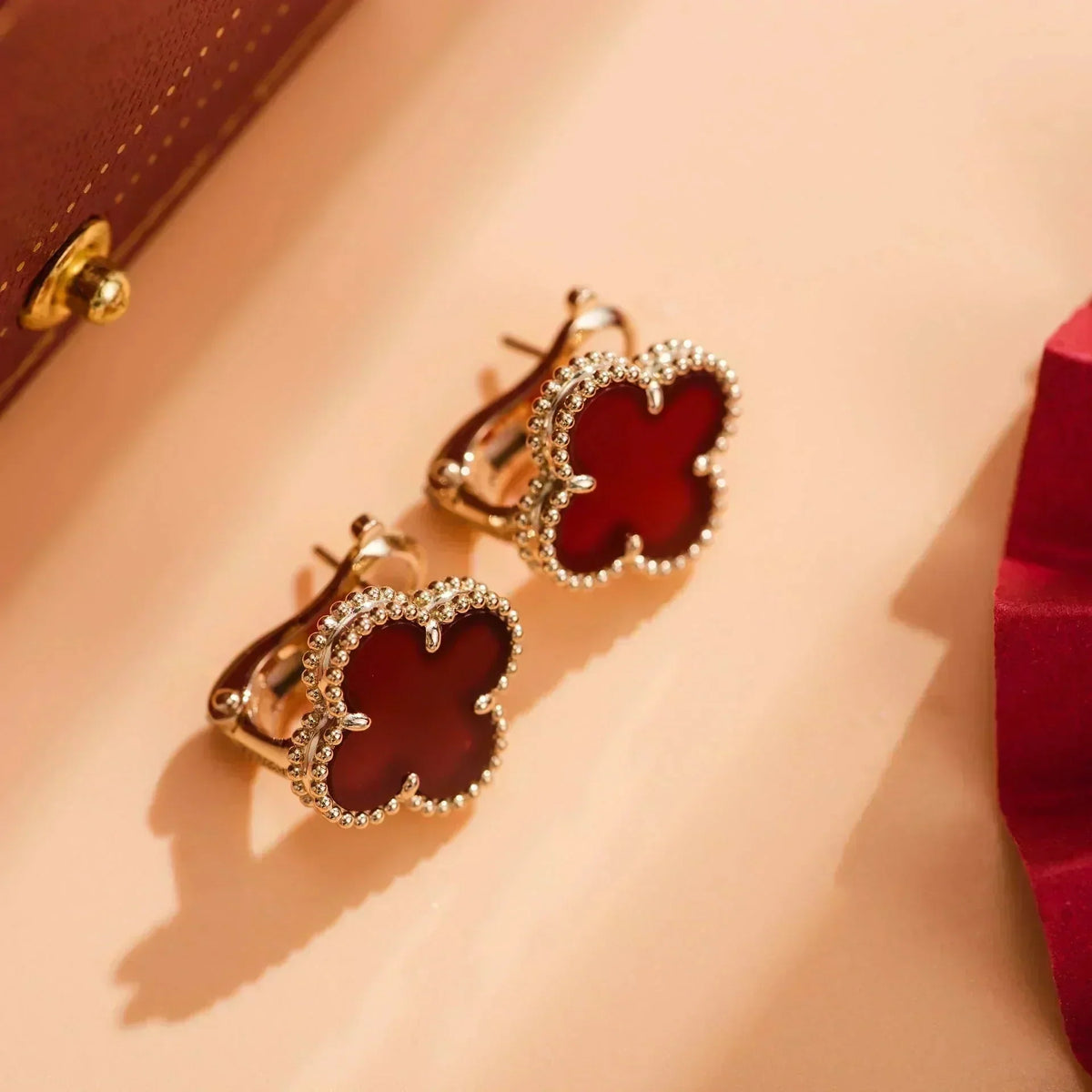 [Elara jewelsry ]CLOVER MEDIUM 1 MOTIFS CARNELIAN  EARRINGS