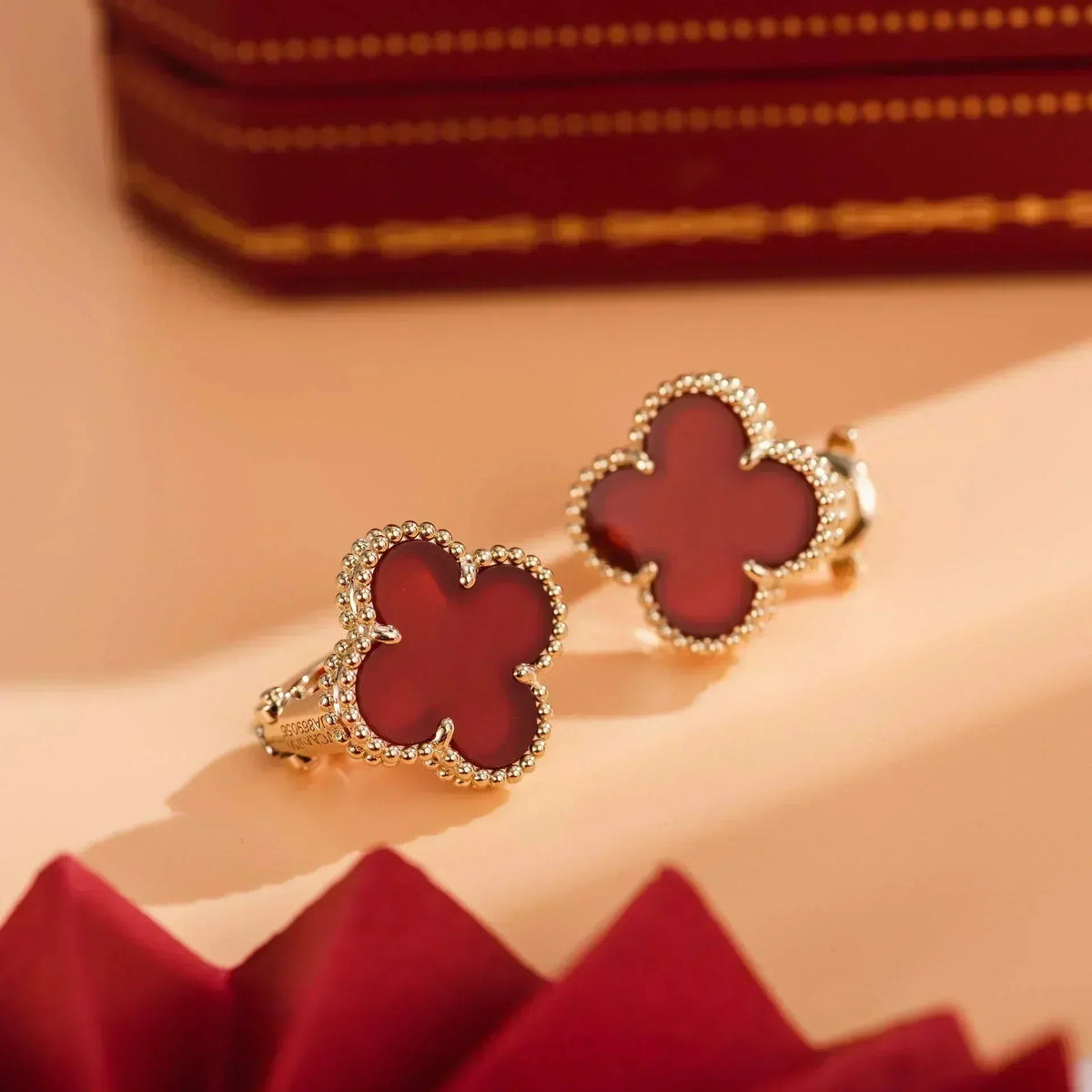 [Elara jewelsry ]CLOVER MEDIUM 1 MOTIFS CARNELIAN  EARRINGS