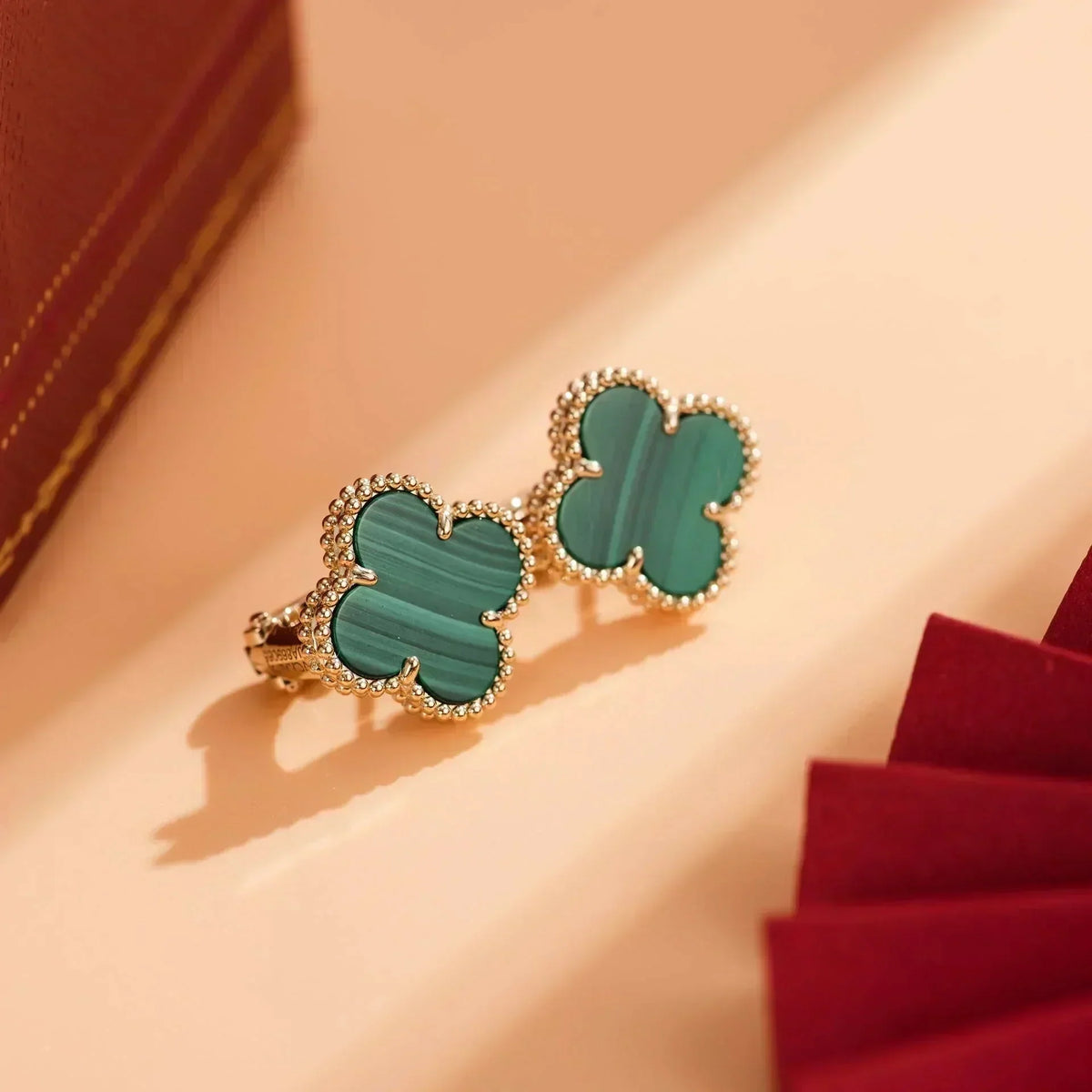[Elara jewelsry ]CLOVER MEDIUM 1 MOTIFS MALACHITE  EARRINGS