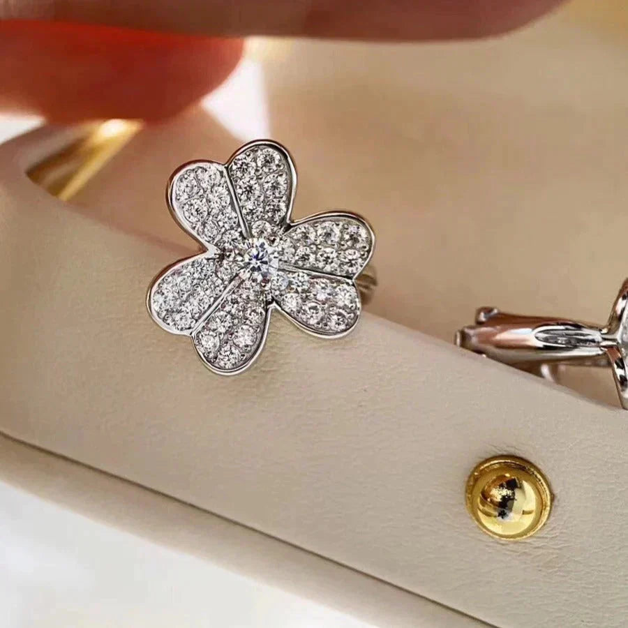 [Elara jewelsry ]CLOVER COMOS DIAMOND EARRINGS SILVER