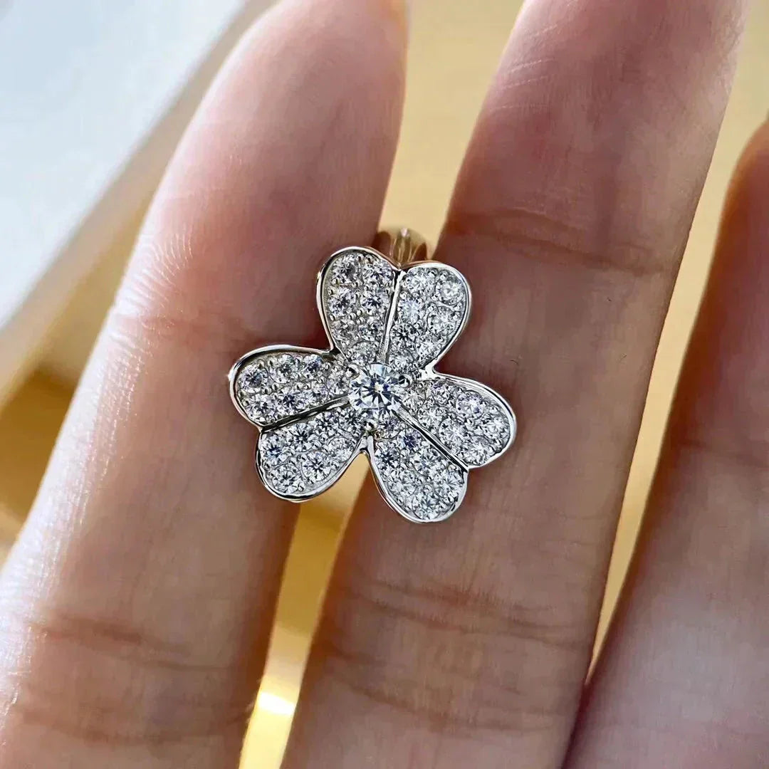 [Elara jewelsry ]CLOVER COMOS DIAMOND EARRINGS SILVER