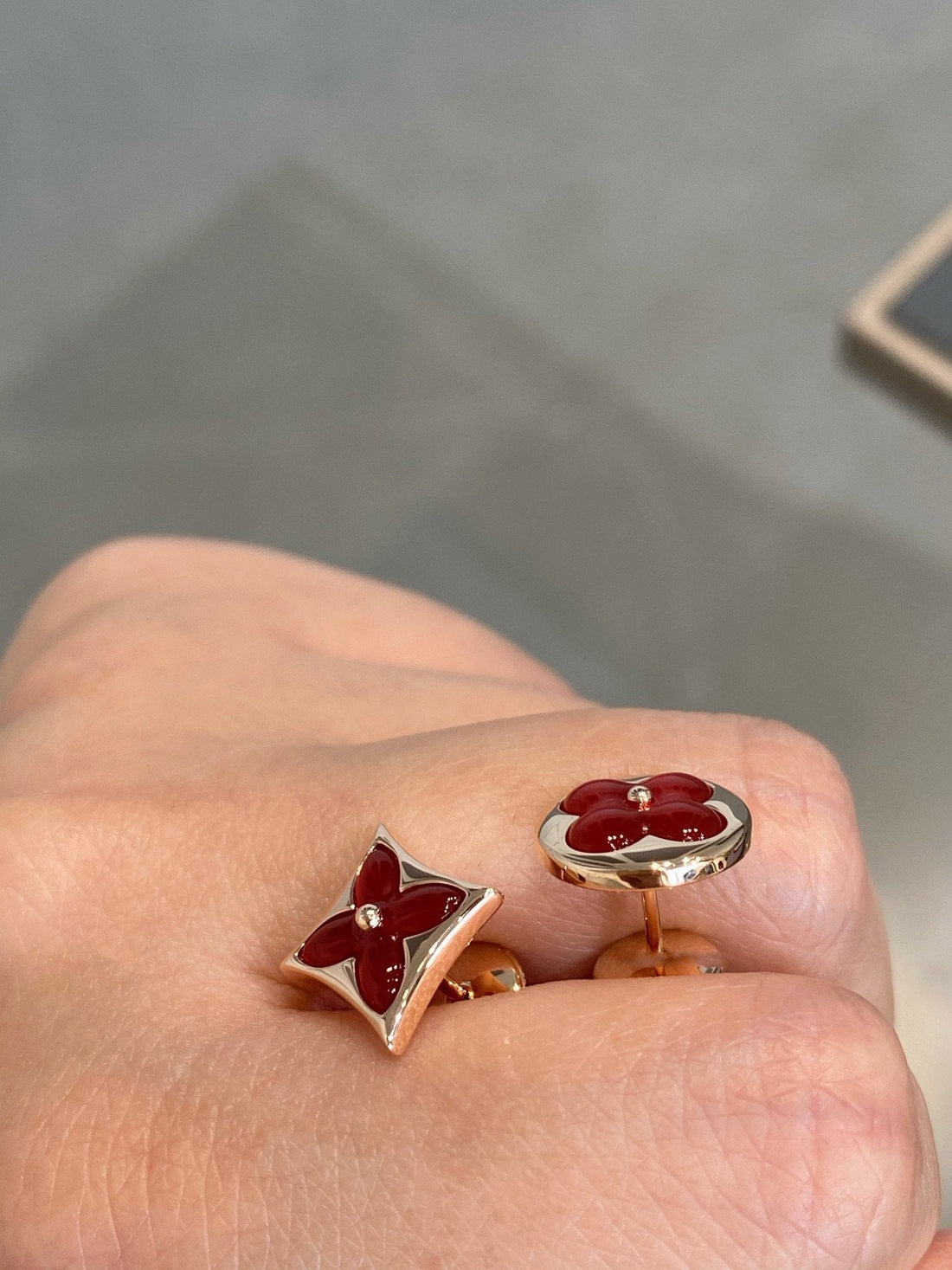 [Elara jewelsry ]STAR AND SUN PINK GOLD CARNELIAN STUD EARRINGS