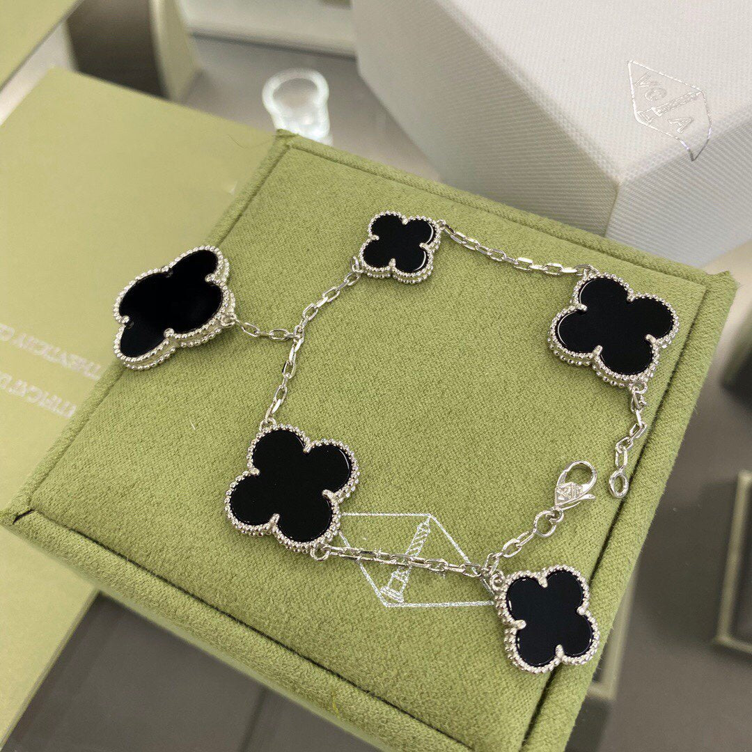 [Elara jewelsry ]CLOVER 5 MOTIFS SIVLER ONYX BRACELET