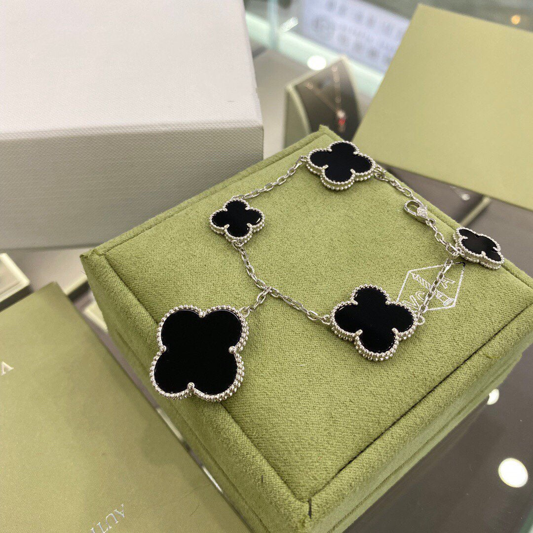 [Elara jewelsry ]CLOVER 5 MOTIFS SIVLER ONYX BRACELET