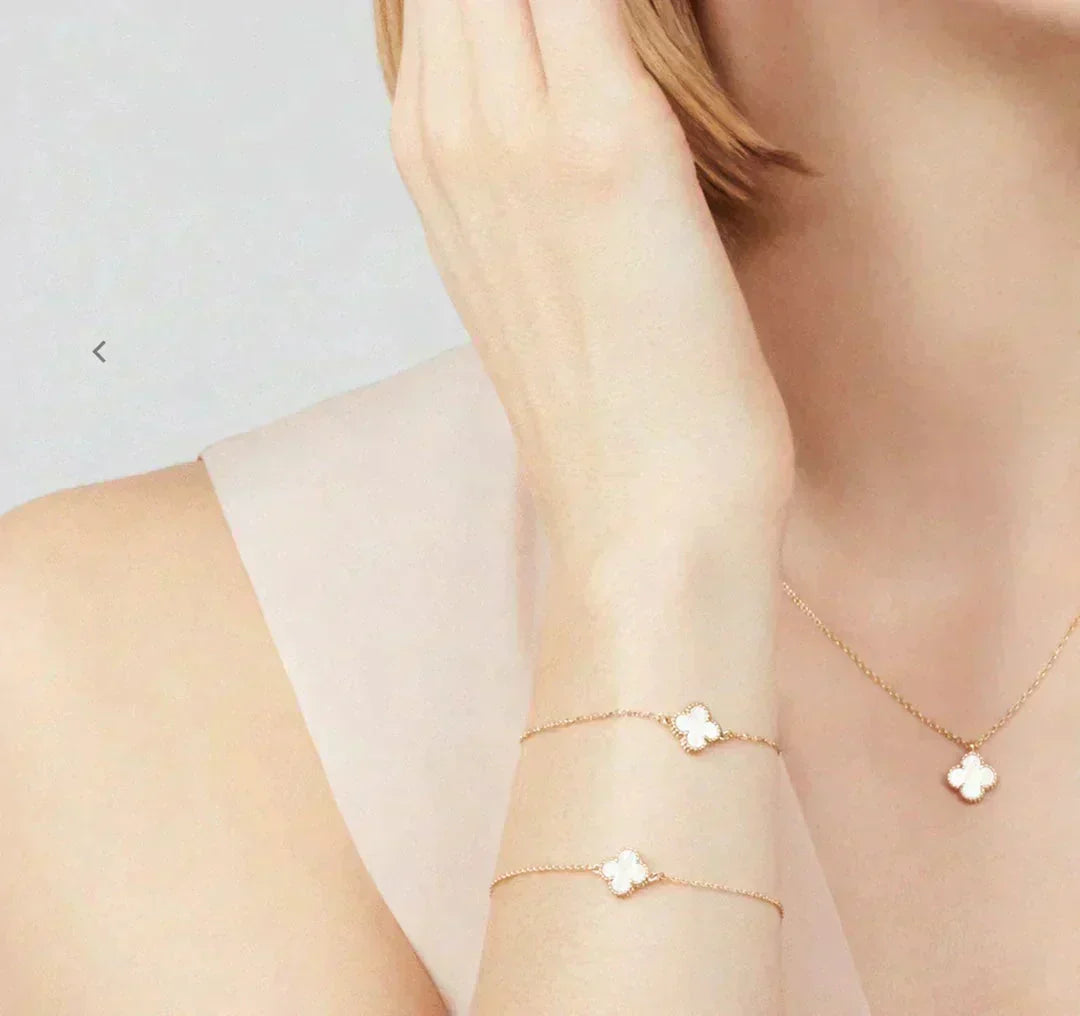 [Elara jewelsry ]CLOVER MINI 9.5MM WHITE MOTHER-OF-PEARL NECKLACE