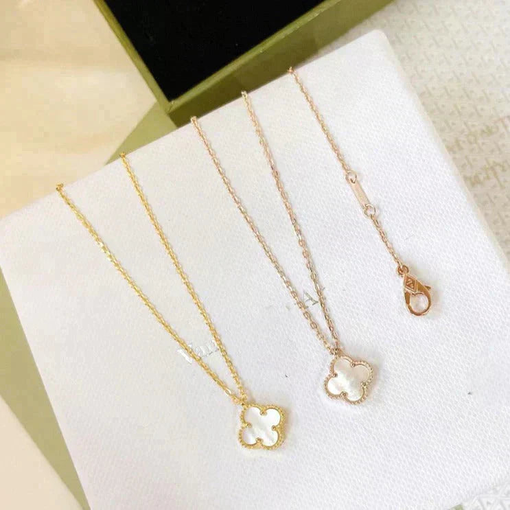 [Elara jewelsry ]CLOVER MINI 9.5MM WHITE MOTHER-OF-PEARL NECKLACE