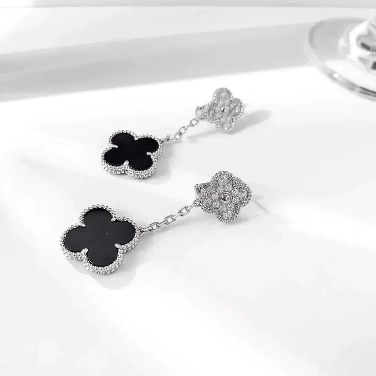[Elara jewelsry ]CLOVER 2 MOTIFS  DIAMOND ONYX EARRINGS SILVER