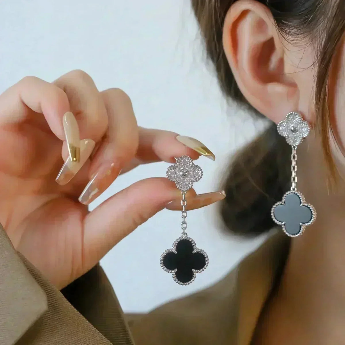 [Elara jewelsry ]CLOVER 2 MOTIFS  DIAMOND ONYX EARRINGS SILVER