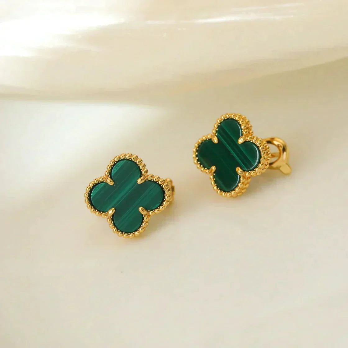 [Elara jewelsry ]CLOVER MEDIUM 1 MOTIFS MALACHITE  EARRINGS