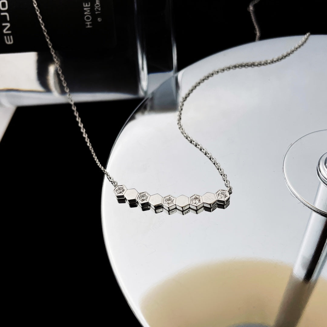 [Elara jewelsry ]BEE MY LOVE DIAMOND NECKLACE