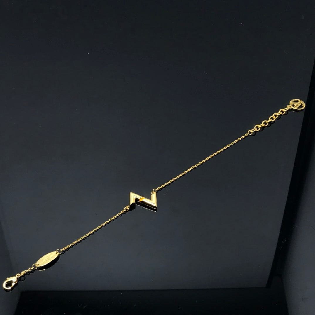 [Elara jewelsry ]VOLT LV LOGO BRACELET