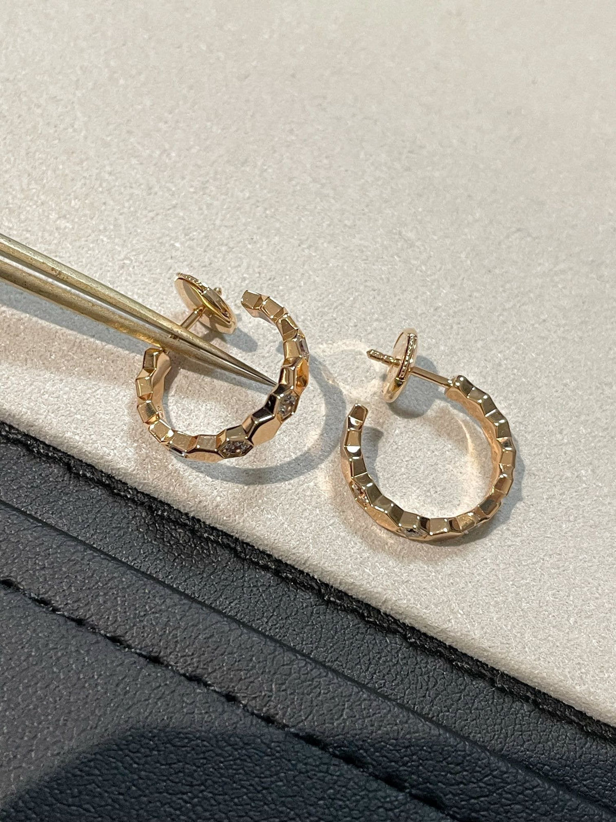 [Elara jewelsry ]Hollow Design Four-Leaf Clover Flower Shape Earrings