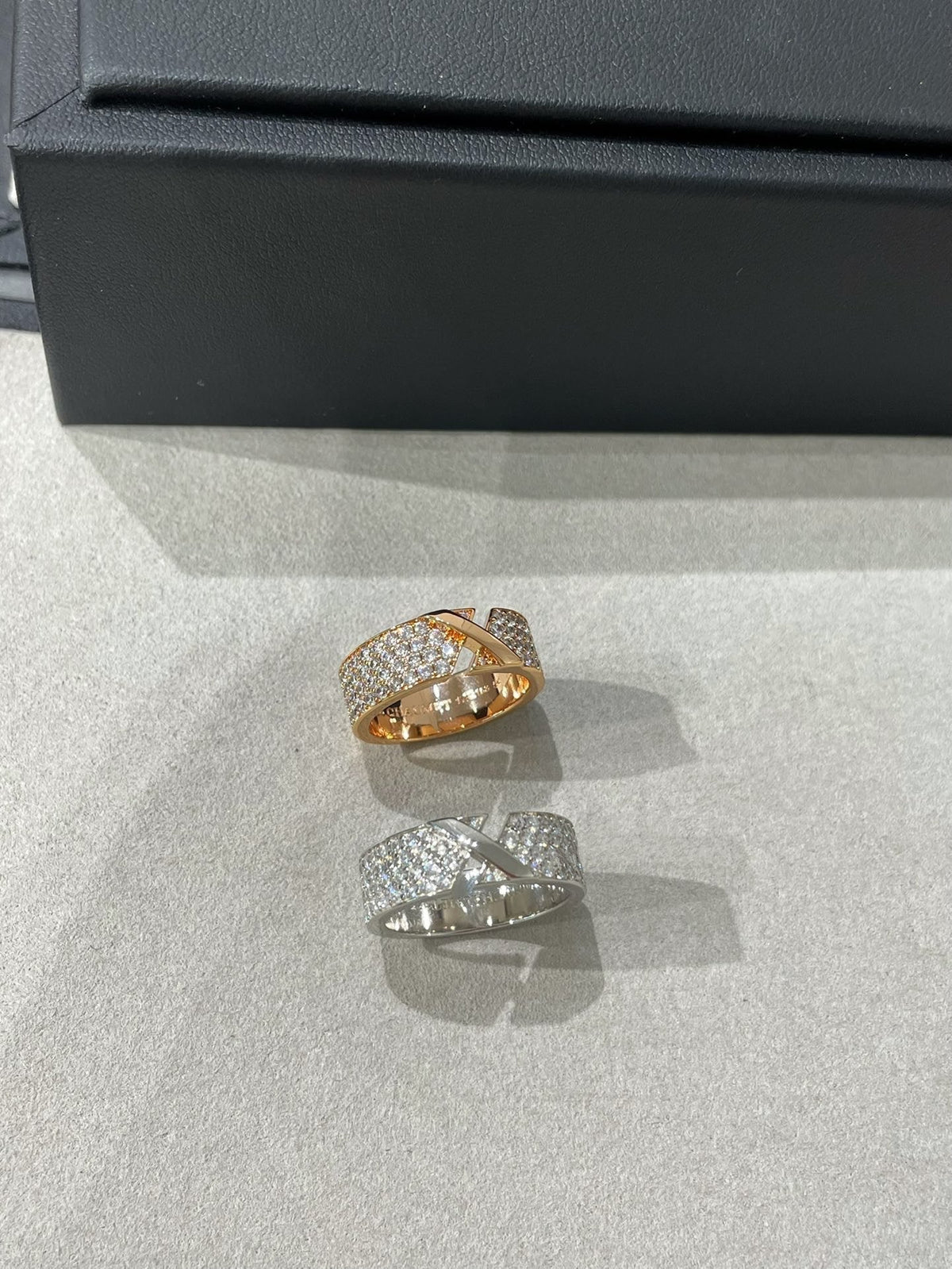 [Elara jewelsry ]LIENS EVIDENCE  DIAMOND PAVED RING