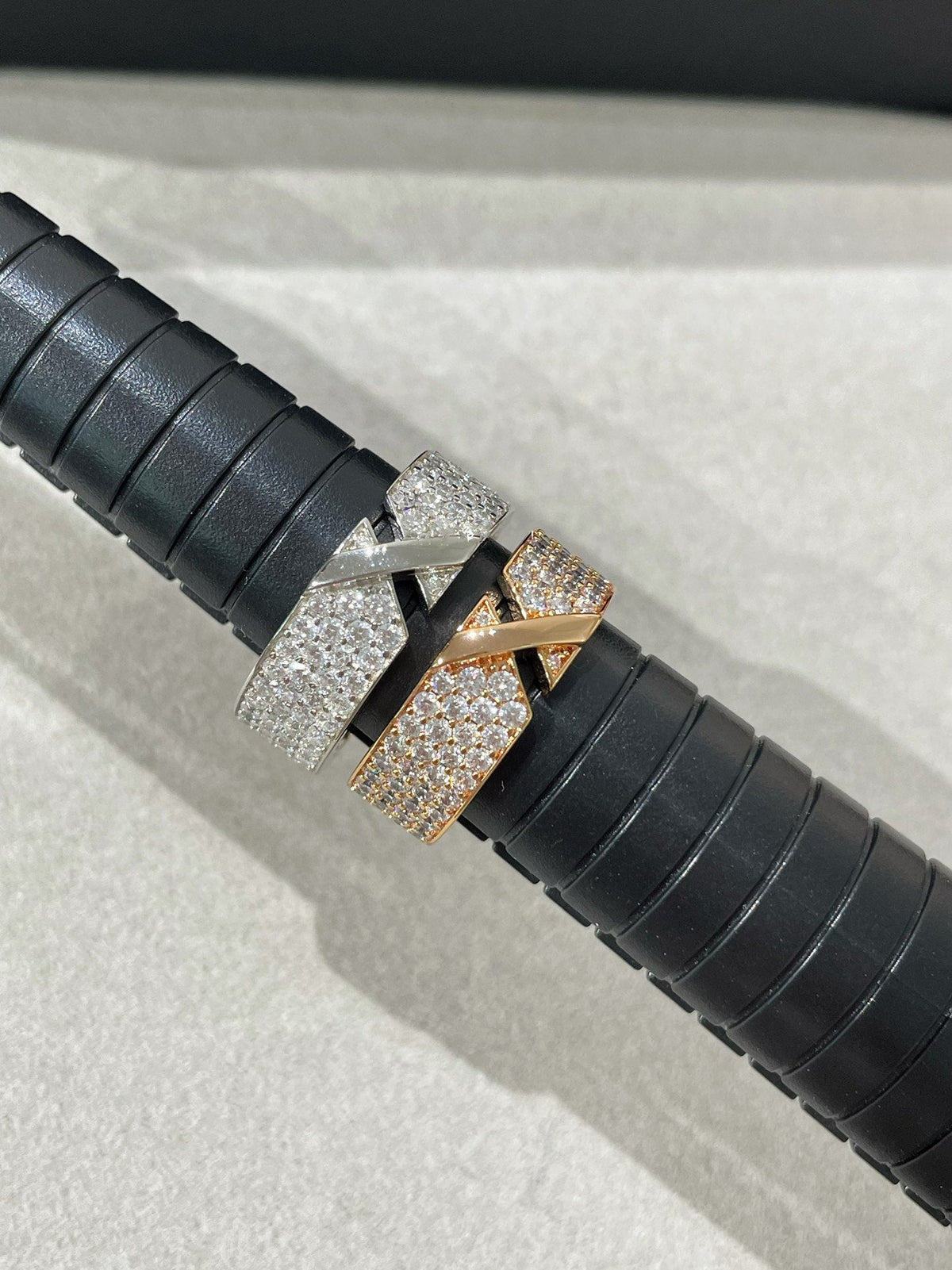 [Elara jewelsry ]LIENS EVIDENCE  DIAMOND PAVED RING