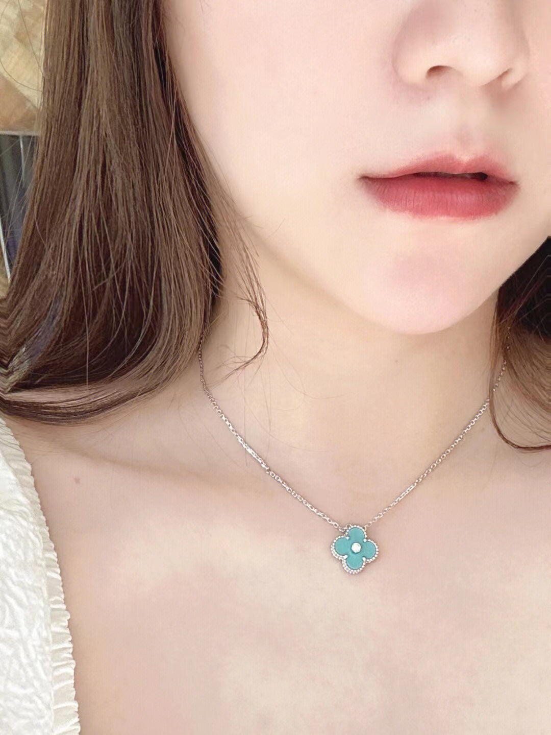 [Elara jewelsry ]CLOVER 1 DIAMOND LIGHT BLUE SILVER NECKLACE