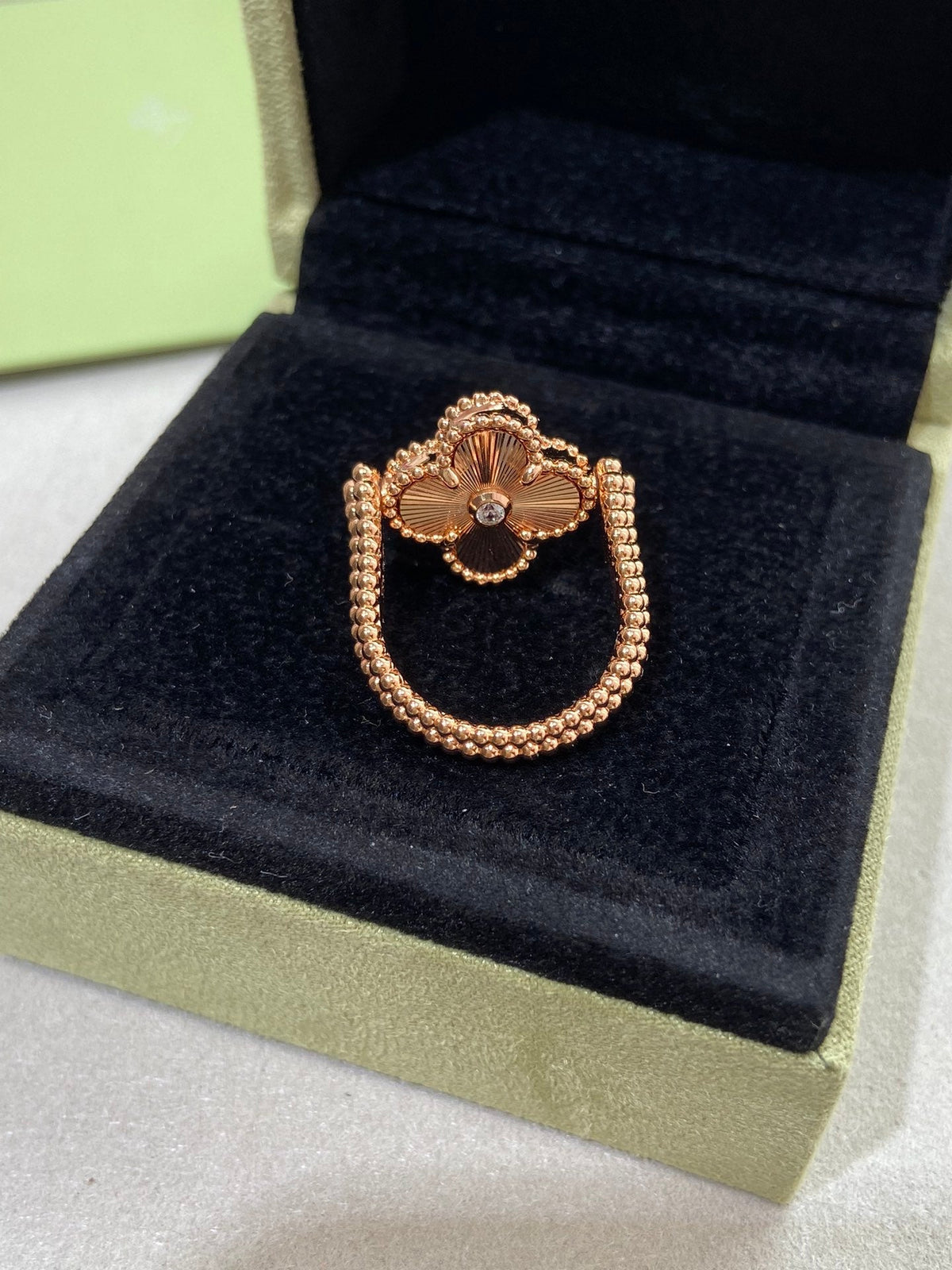 [Elara jewelsry ]CLOVER RIVERSIBLE PINK GOLD RING