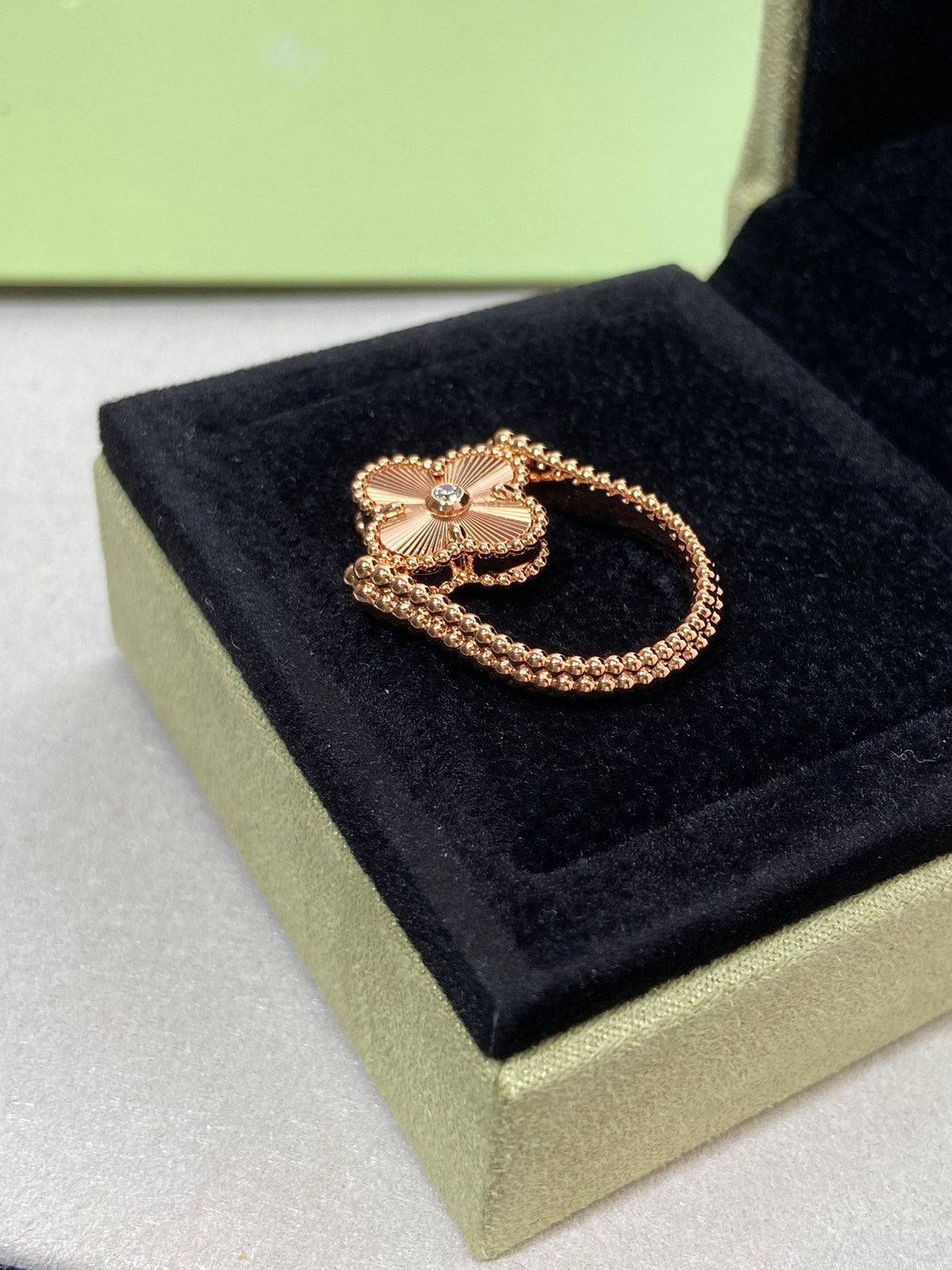 [Elara jewelsry ]CLOVER RIVERSIBLE PINK GOLD RING