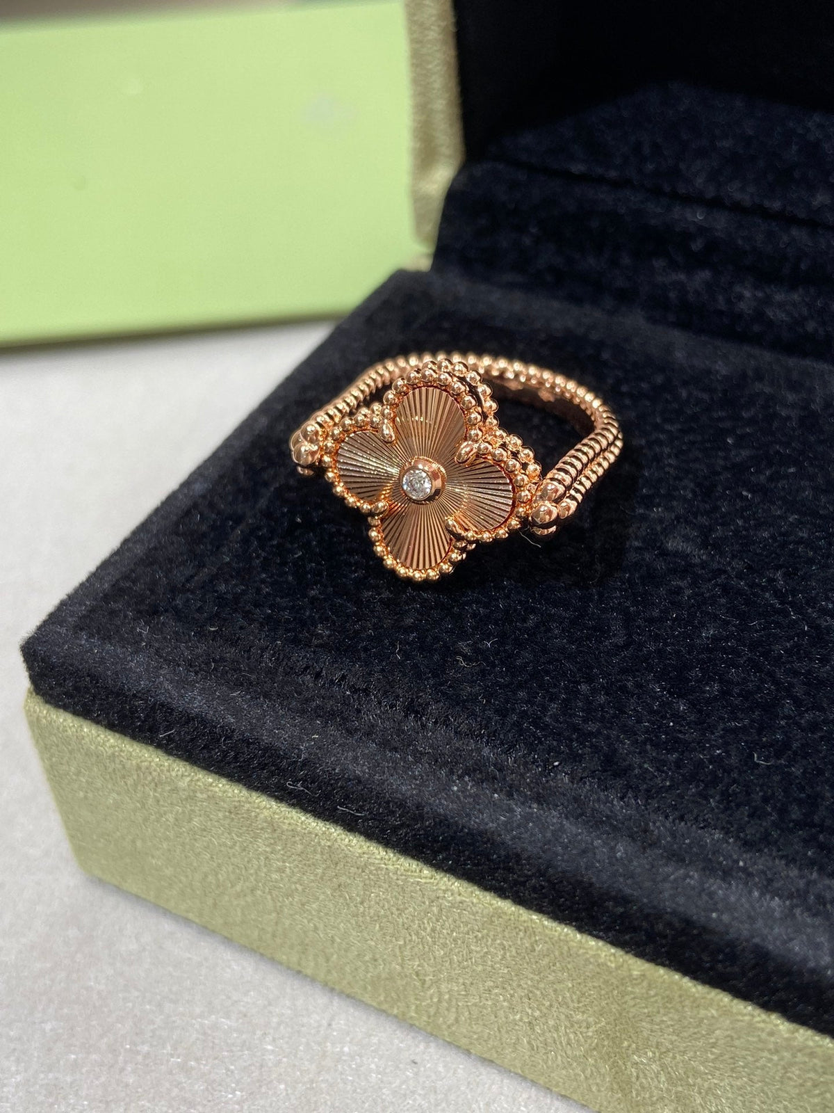 [Elara jewelsry ]CLOVER RIVERSIBLE PINK GOLD RING