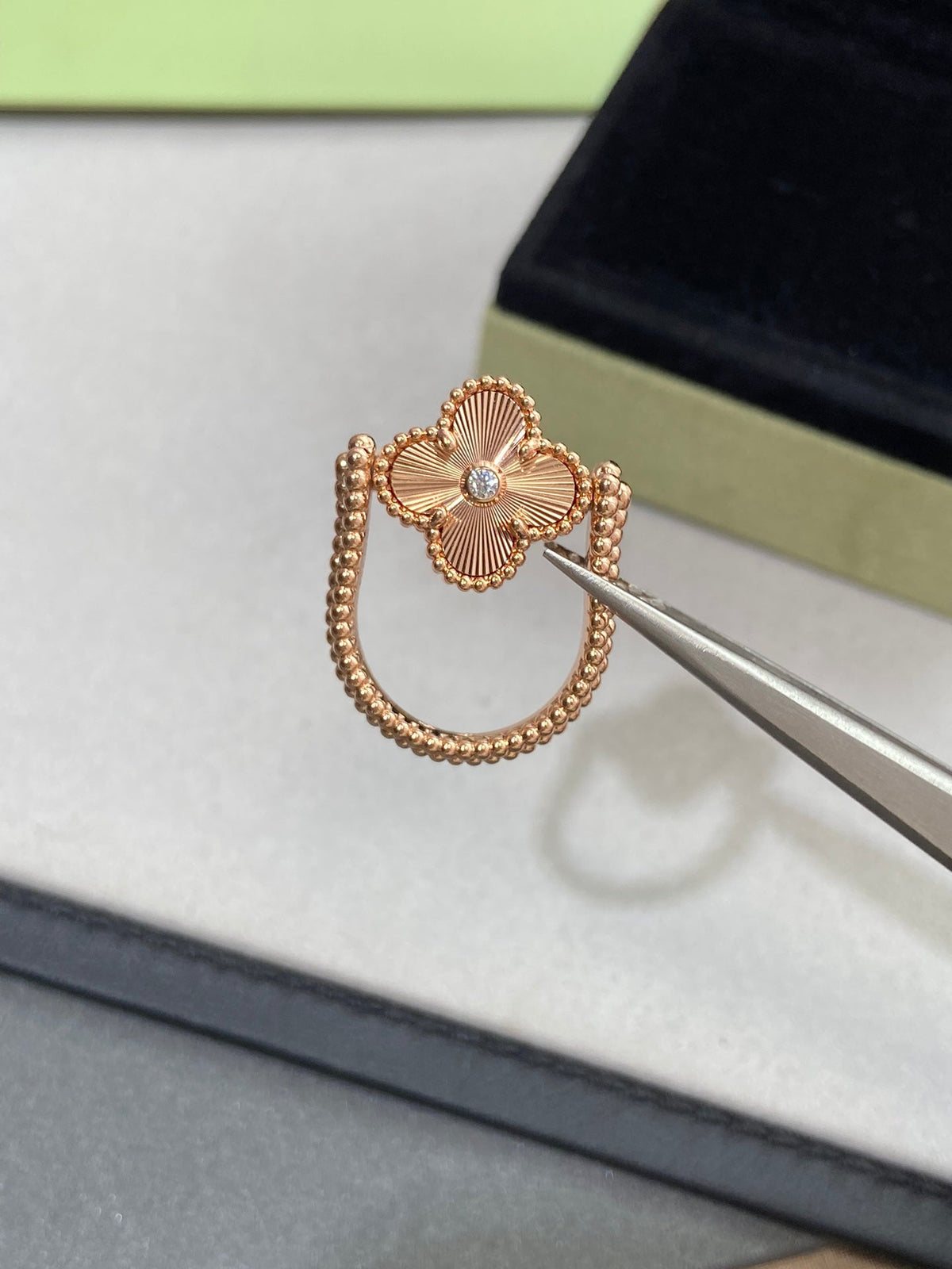 [Elara jewelsry ]CLOVER RIVERSIBLE ROSE GOLD RING